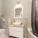 Royal Deluxe * Ljubljana