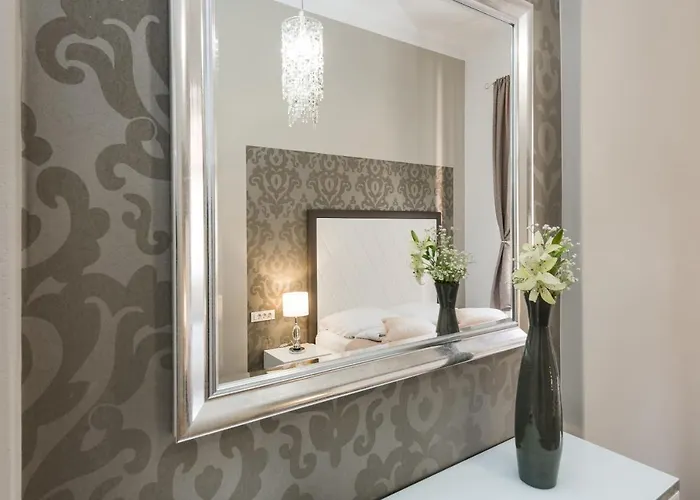 Royal Deluxe アパート